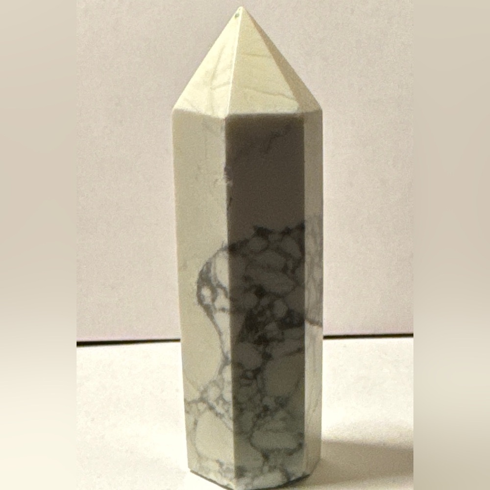 1 Small Howlite Tower; Gray & White, W/Natural Inclusions
